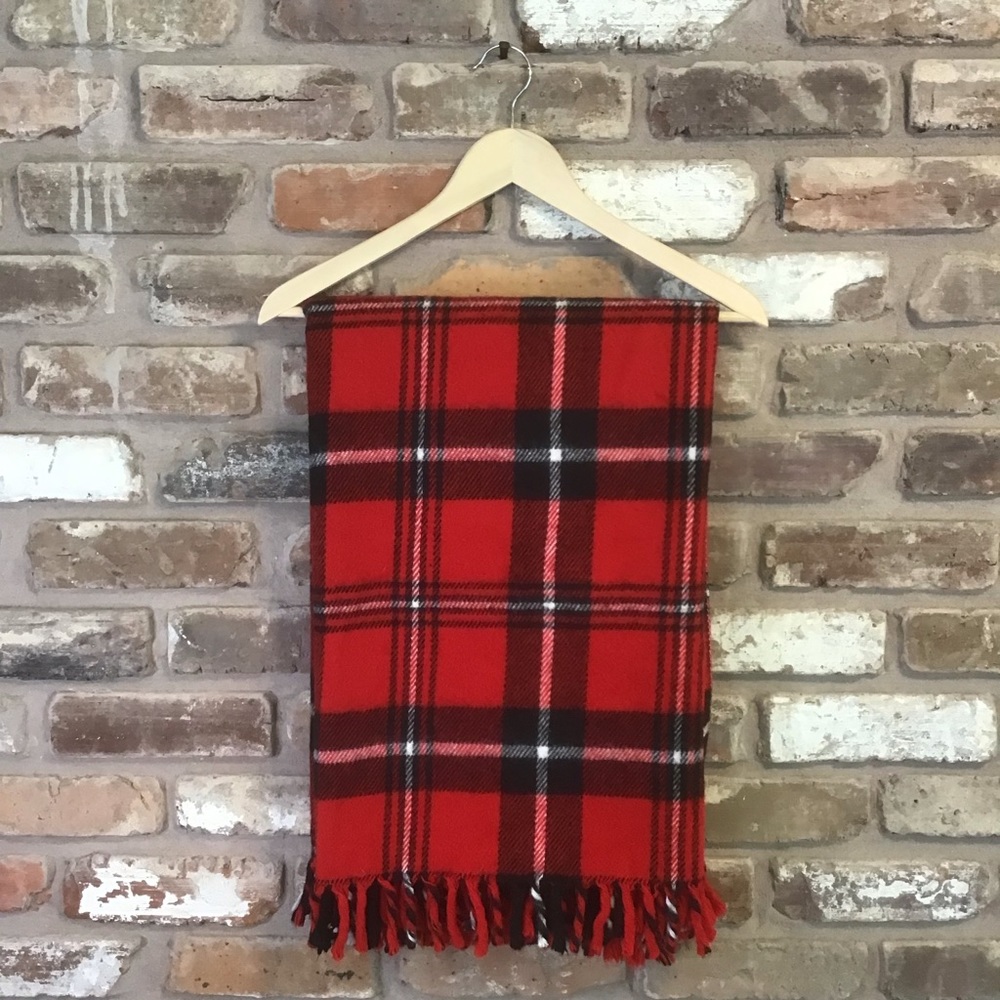 FARIBO Vintage 100% Acrylic Red Black White Plaid Fringe Blanket 45” X 57.5”